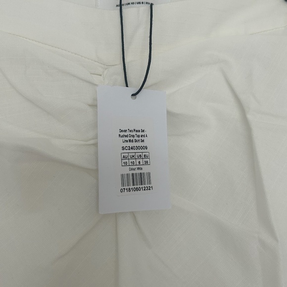 Show Po DEVAN WHITE TWO PIECE SET, Brand New with tags - Picture 8 of 9